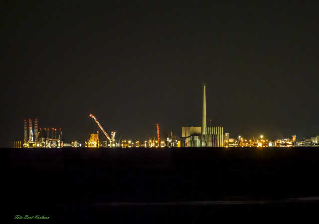 2025 nov 20 Esbjerg fra Ebbevejen natbillede (6)-Edit