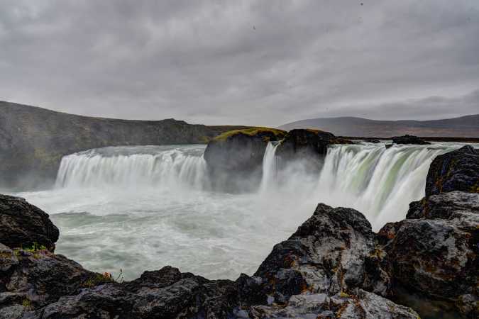 Vandfald Island